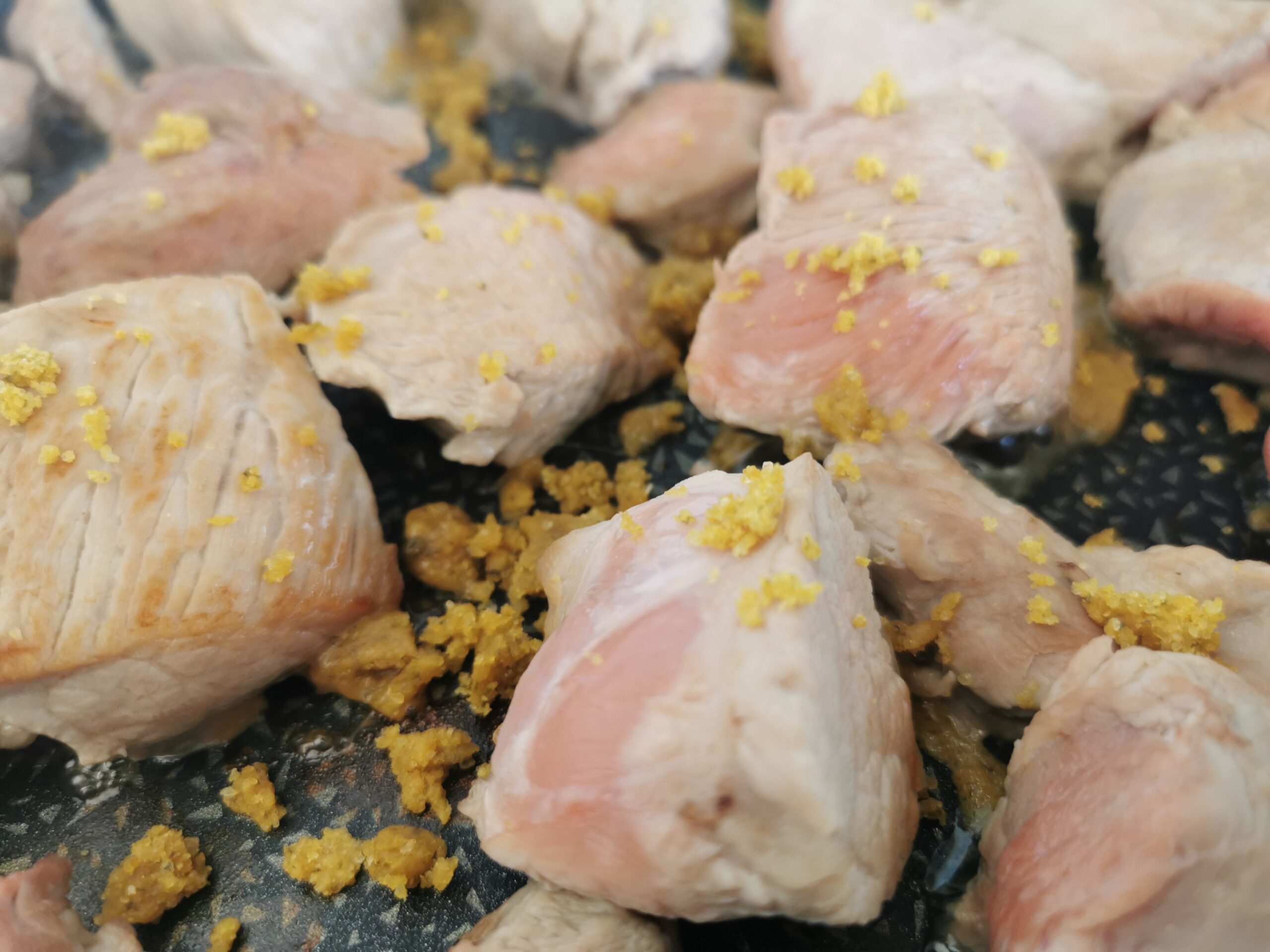 Viande de veau revenue avec du cube de bouillon de volaille émietté