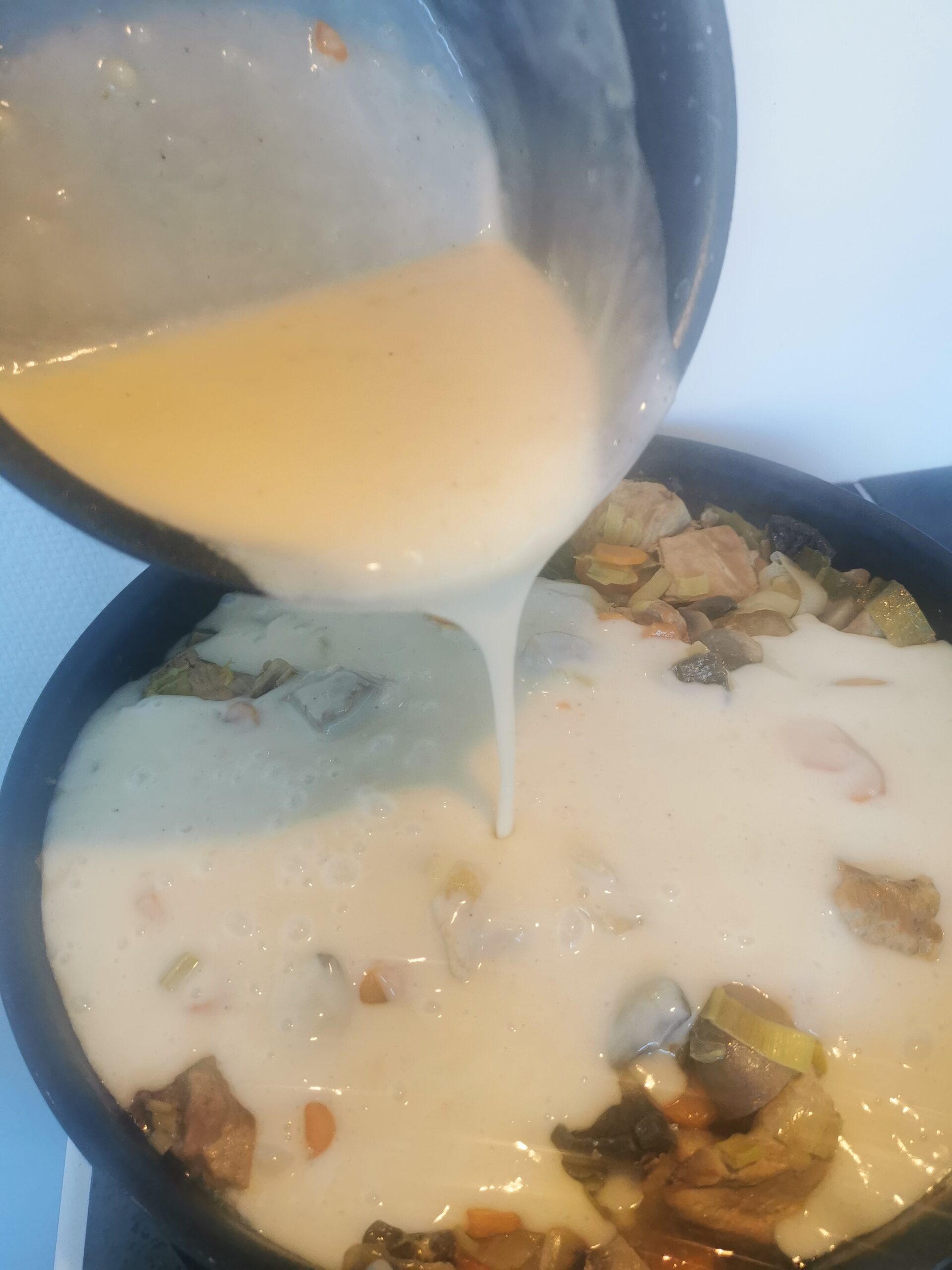 Roux versé sur une blanquette de veau