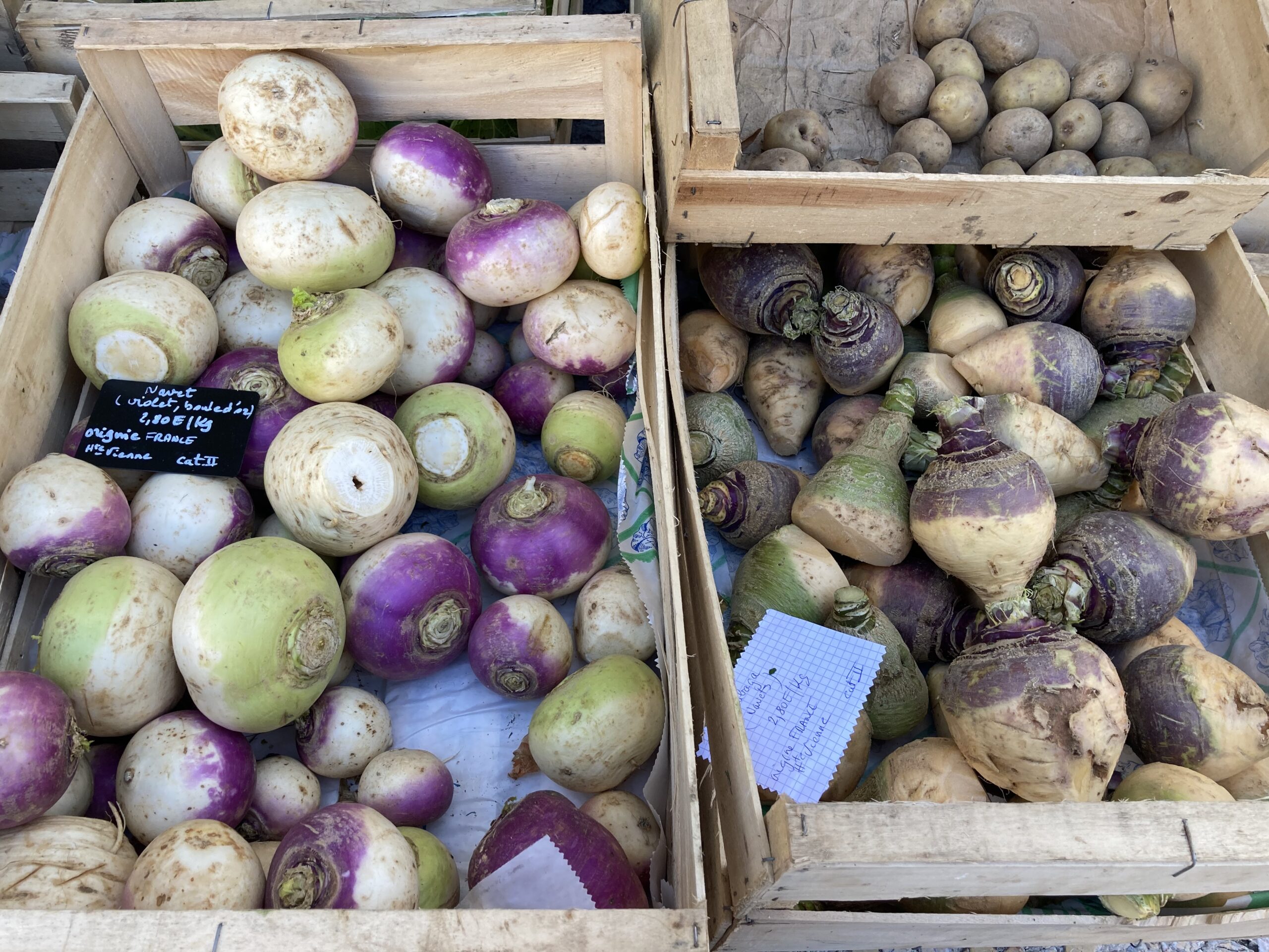 3 cagettes avec des légumes vues de haut