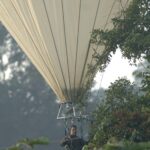 Bruno Corbara en Guyane naviguant dans la bulle des cimes.